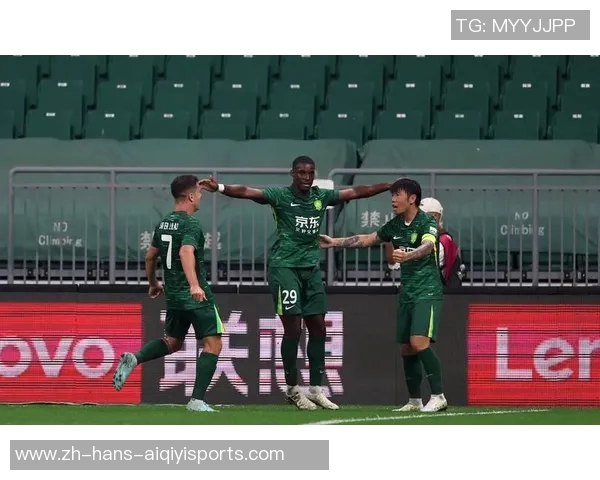 大连一方与北京国安激战正酣谁将赢得这场精彩对决的胜利 大连一方与北京国安激战正酣谁将赢得这场精彩对决的胜利